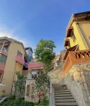 Luojia Youth Station (Wuhan Yellow Crane Tower Yuhualin Branch)