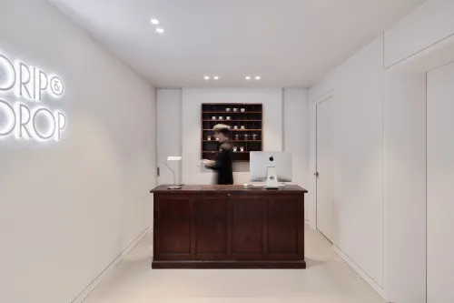 호텔 드립앤드롭, 명동