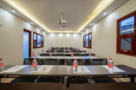 โรงแรมหย่าจวี้