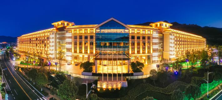 Hilton Lijiang Hotels in Yulong
