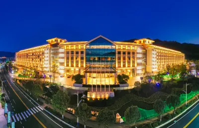 Hilton Lijiang Hotels near Lijiang Railway Station