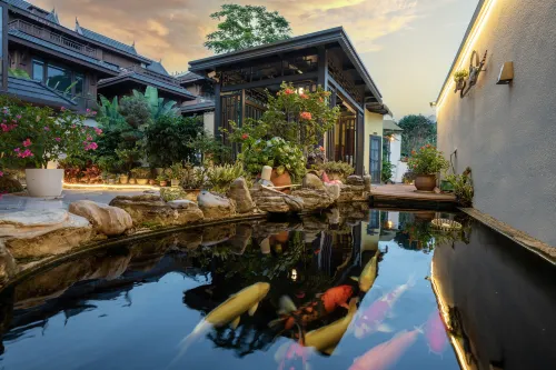 Shuangyu Homestay (Mangshi Yi Nationality Ancient Town)