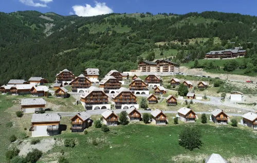 Résidence Odalys le Village de Praroustan Hotels in Uvernet-Fours