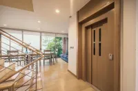 Sandbox beachfront villa2