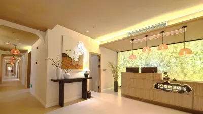 Yinqiu Hotel (Binjiang Park Branch) Hotels near Xiushan Festive Lantern Square