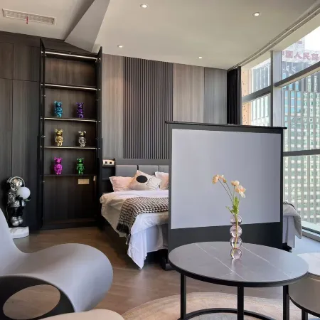 Seven hotel