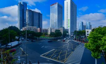 Rongzhu B&B (Chengdu East Station East Square Branch)