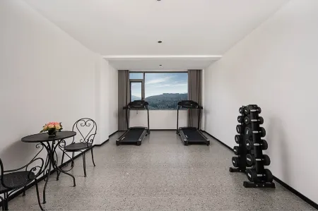 Country Inn & Suites by Radisson Hotel (Chongqing Wushan County Municipal Plaza) Отели рядом с достопримечательностью «Daning River Ancient Plank Road Relic Site»