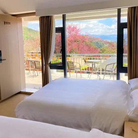 Banshan Huasu Scenic Inn · Yinghuagu