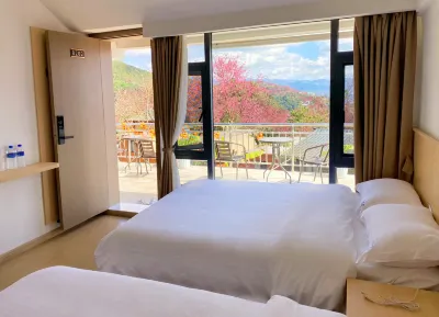 Banshan Huasu Scenic Inn · Yinghuagu