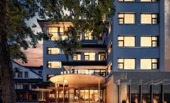 nesthouse