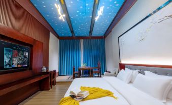 Aston  Hotel