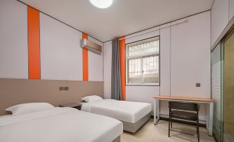 QingZhu Four Seasons Chain Hotel (Nanjing Lukou Airport Branch)