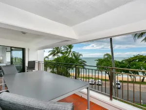 Roydon Beachfront Apartments