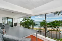 Roydon Beachfront Apartments Hotels near Marina Quay Park Cairns