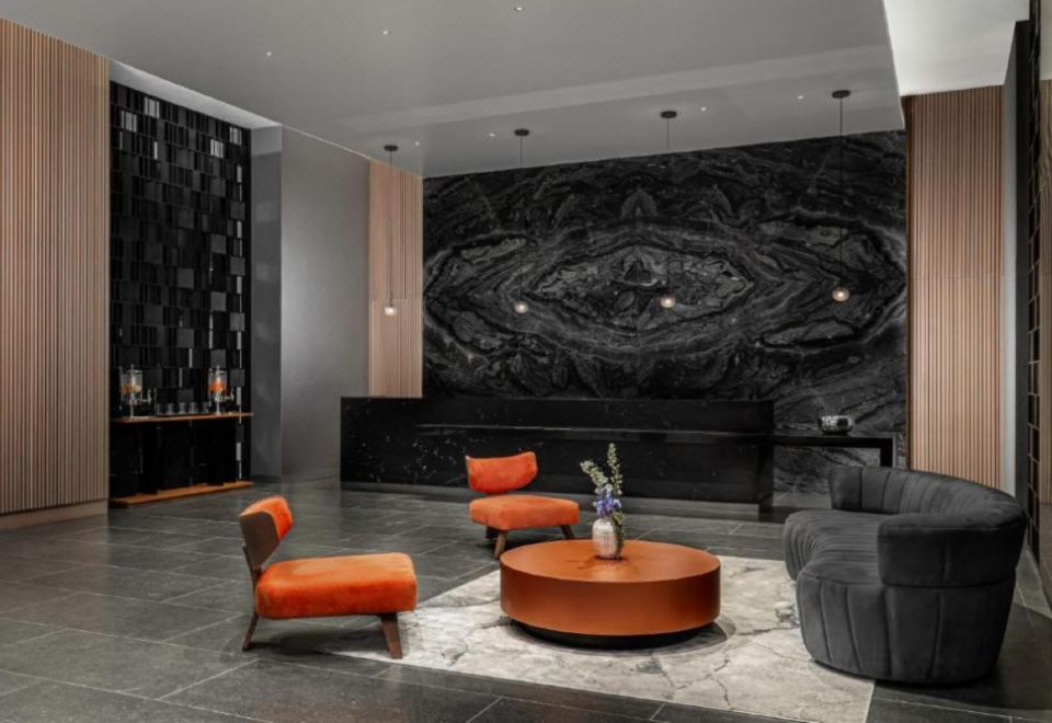 4. Hyatt Re..