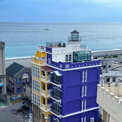 Lighthouse Hostel Отели рядом с достопримечательностью «Пляж Чисинтан»
