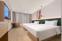 Starway Hotel Hotels in Laohekou