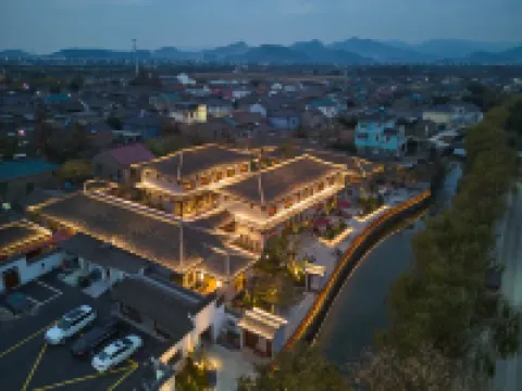 Floral Lux Hotel·Simple and Rustic hotel