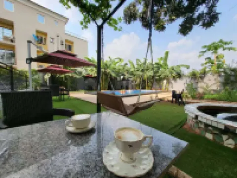 JUN YUE Lagos Landmark Centre  Tafawa Balewa Muritala Airport hotel โรงแรมในลากอส