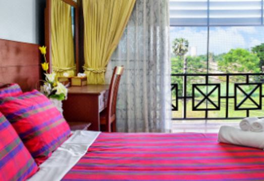 2. 라차부리의 캐비..