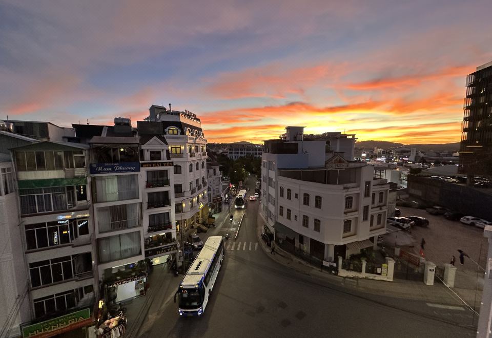 4. 빈 투안 호텔..