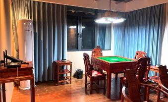 Haiyun Jia Hotel (Danzhou Baimajing Town Majing Night Market)