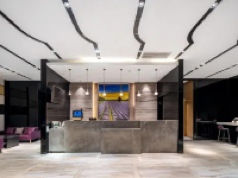 Lavande Hotels (Taixing Jiangping Road Yangguang Yipin) Hotels in Taixing