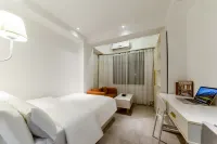 Lotus Light Luxury Apartment Hôtels à proximité de : Marine Land