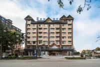 Yilong Hotel (Xishuangbanna Jinghong Branch)