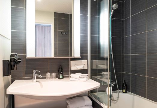 1. 아파트호텔 아다..