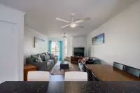 Aussie Chillout - Growder Court 3 - Coolum Beach QLD Hotel di Coolum Beach