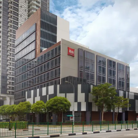 Ibis Singapore Novena Отели рядом с достопримечательностью «Резервуарный парк МакРитчи»