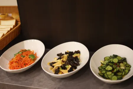 Guyuji Hotel (Xi'an Vientiane City Dongyi Road Subway Station) Отели рядом с достопримечательностью «Qingliangshan Forest Park»