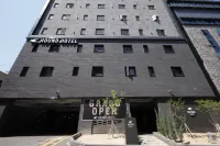 Hound Hotel Daeyeon Отели в г. Намгу