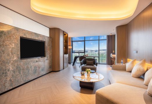 3. 펑잔 인터내셔널..