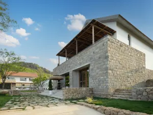 Floral Yun She Courtyard Homestay (Yimeng Mountain Yunmeng Scenic Area Mengshan National Forest Park)