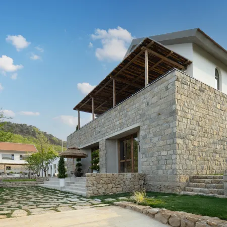 Floral Hotel·Cloud Cottage Courtyard Homestay (Mengshan National Forest Park Branch)