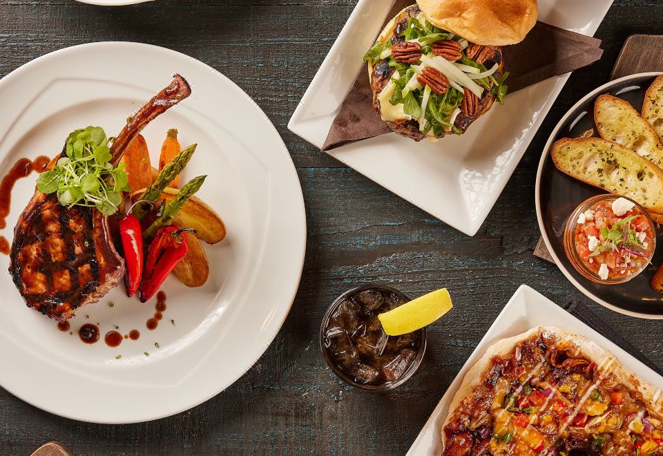 Chelsea Hotel Toronto Over view