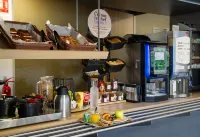 B&B HOTEL Saint-Quentin - Aamiainen
