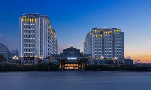 Nanchang Kaimei Grand Hotel (Aixi Huxi Metro Station)