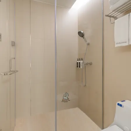 LAYFLAT HOTEL Отели рядом с достопримечательностью «Порт Шэкоу»
