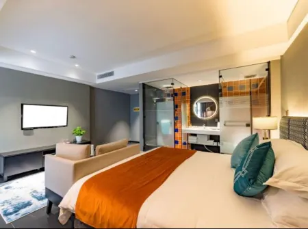 Moonlit Ripples Retreat Отели рядом с достопримечательностью «Xin'anjiang Hydropower Station»