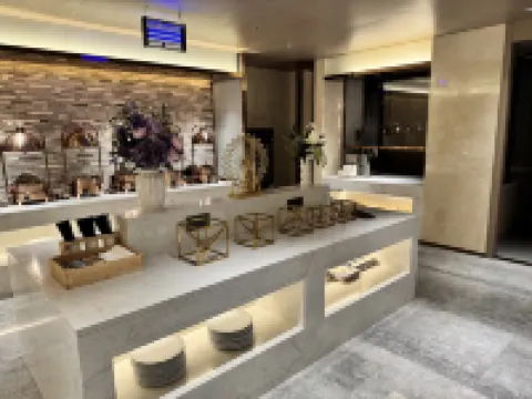 麗楓酒店（呂梁離石店）