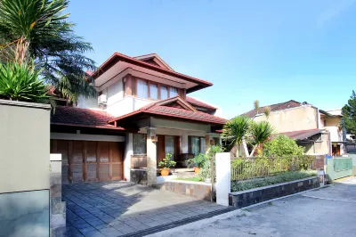 Villa Oma Elly  호텔