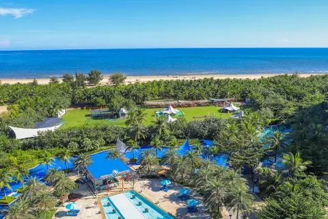 Aloha Oceanfront Suite Resort