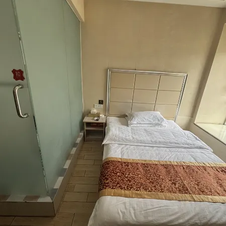 Tongjiang Hongxu Hotel