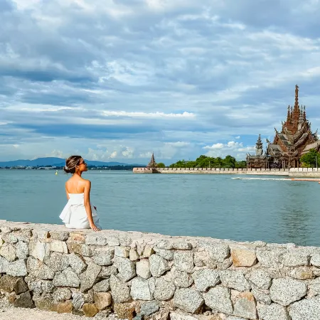 Mayaana Beach Resort Pattaya (Formerly known as Golden Tulip Pattaya Beachfront Resort)