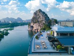 Li River Landscape · Riverside Courtyard Hotel( Elephant Trunk Hill and Two Rivers & Four Lakes)