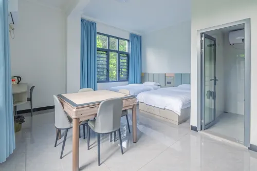 Xuanyue Restaurant Homestay - parking